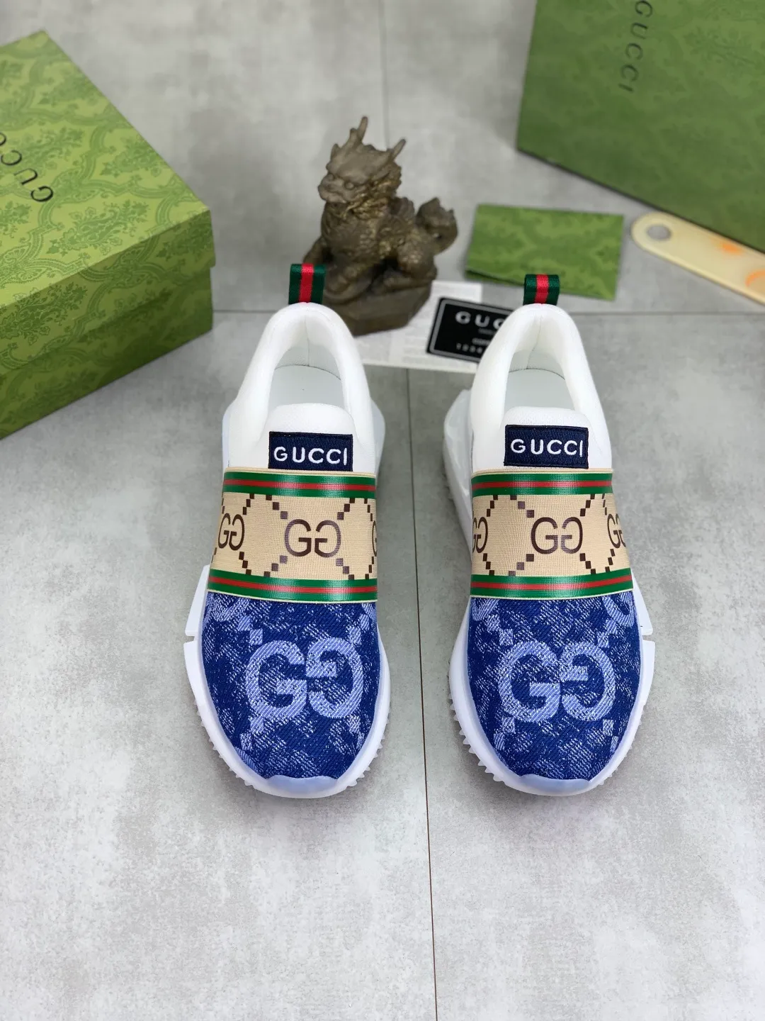Men's shoes 💰P460💰[New style]🆘 Gucci [GUCCI] classic fashion high-top men's shoes, synchronized with counters, exquisite workmanship, exquisite color matching, the upper is made of original soft double G calfskin Gucci webbing ➕ first-layer pigskin lining ➕ pigskin feet The lasts made according to the original version are quite attractive both on the foot and in the placement. There is no need to comment on the good ones. They are absolutely versatile. Number of sizes: 38-44, 3️⃣colors🉑️ to choose from.